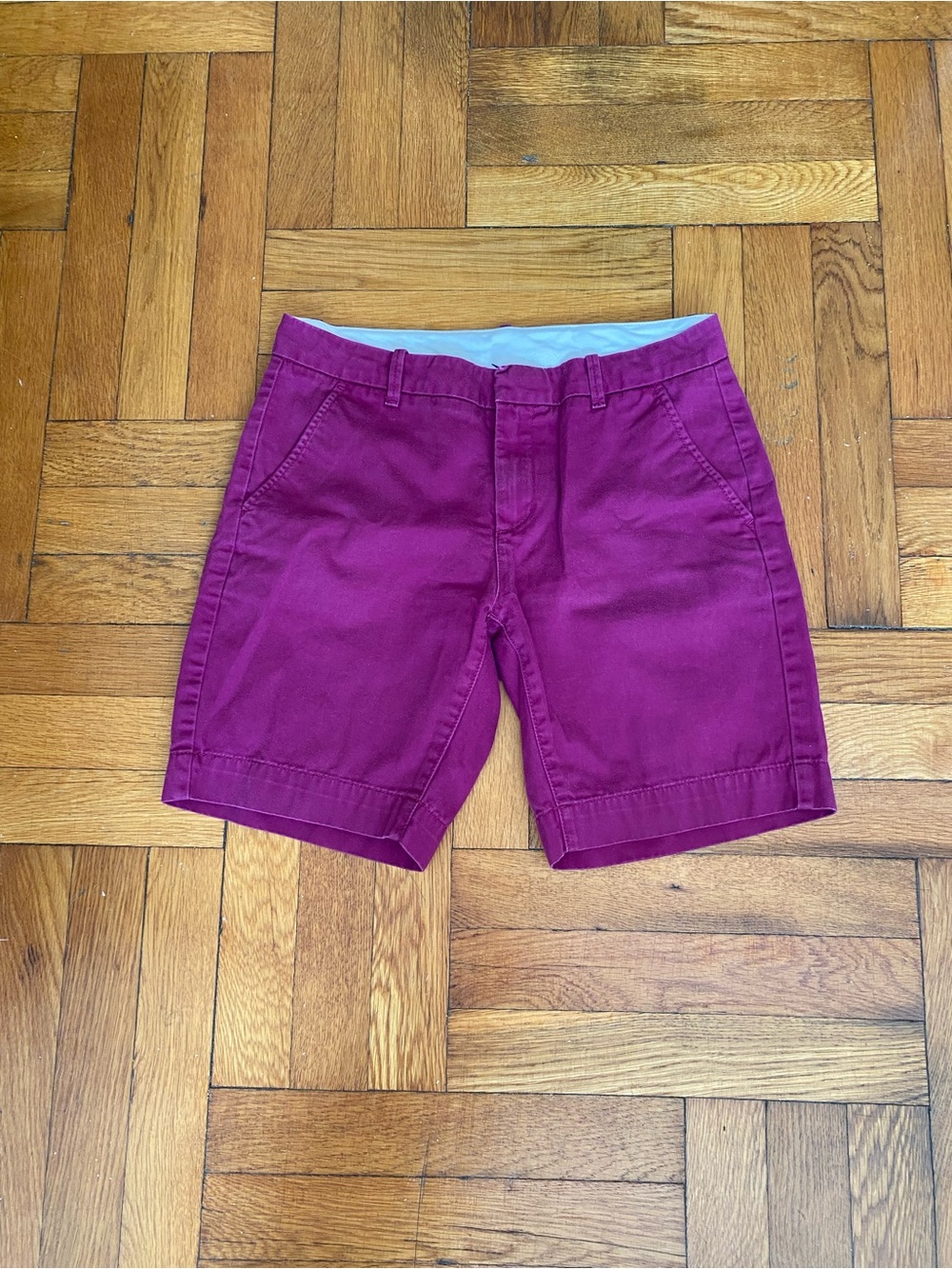 Uniqlo Women’s Burgundy Cotton Chino Shorts Size 2 Flat Front Casual